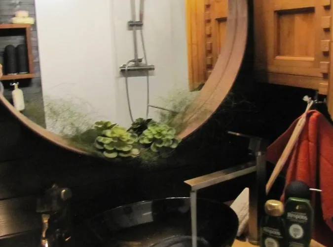 Uniikki Maalaisidyllissä Aamiaismajoitus