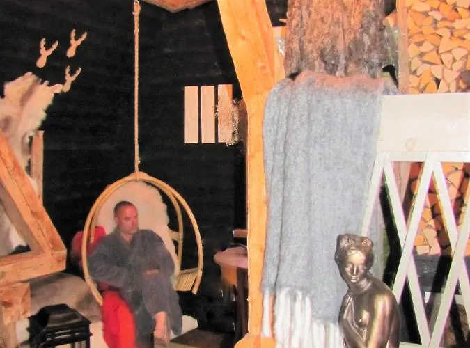 Aamiaismajoitus Uniikki Maalaisidyllissä 4*